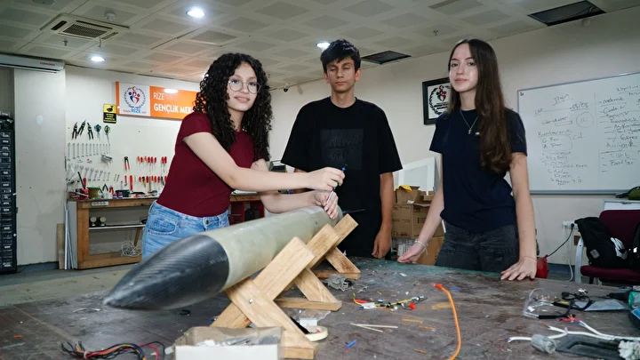 Roket ‘Karadeniz-1’ hazır: Rizeli öğrenciler yaptı, maksat TEKNOFEST şampiyonluğu 5 roket karadeniz 1 hazir rizeli ogrenciler yapti maksat teknofest sampiyonlugu 4 JmHGTtRz