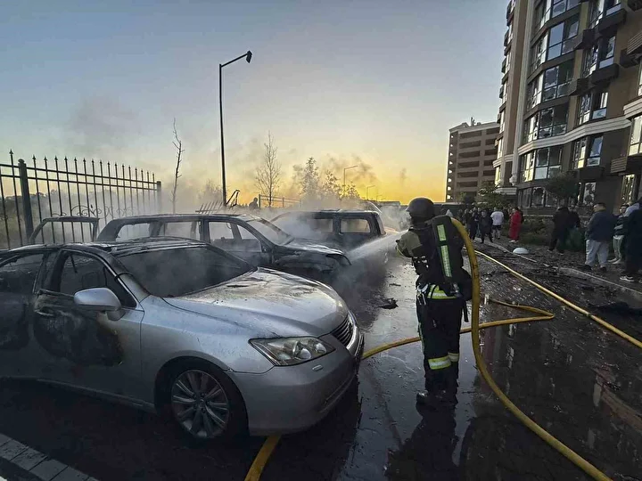 Rusya’dan Ukrayna’ya ağır hava saldırısı: 3 meyyit 1 rusyadan ukraynaya agir hava saldirisi 3 meyyit 0 H2HSniRd