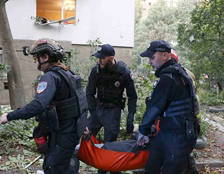 Rusya’dan Ukrayna’ya ağır hava saldırısı: 3 meyyit 2 rusyadan ukraynaya agir hava saldirisi 3 meyyit 1 vYXaNRY7