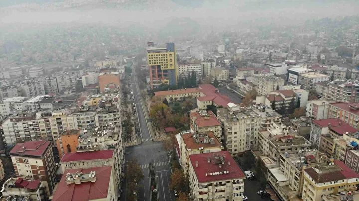 Sarsıntı öncesi ve sonrası bir kentin değişimi: Yıkılan yapıların yerine yeni projeler yükseliyor 3 sarsinti oncesi ve sonrasi bir kentin degisimi yikilan yapilarin yerine yeni projeler yukseliyor 2 QJ6GPYhl