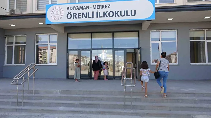 sarsinti sonrasi yapilan okullarda egitim ogretim basladi 1 jGwDsX2D