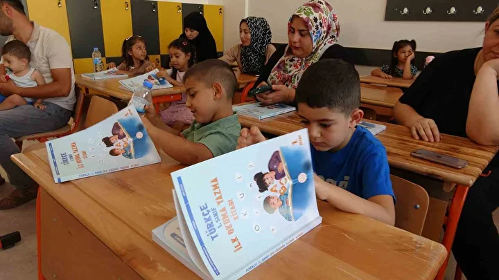 sarsinti sonrasi yapilan okullarda egitim ogretim basladi 2