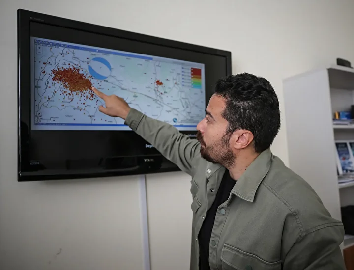 sindirgida 61 buyuklugundeki zelzelede farkli gelisme fay siniri bariyere takildi 1