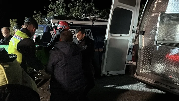 Sivas'ta feci kaza: Metrelerce yükseklikten uçuruma yuvarlandı! 4 kişi hayatını kaybetti 5 sivasta feci kaza metrelerce yukseklikten ucuruma yuvarlandi 4 kisi hayatini kaybetti 4 7mRCdAZW