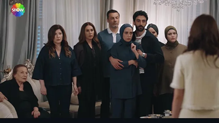 Skandal kelamlarıyla reaksiyon çekmişti: Kızılcık Şerbeti senaristi gözaltına alındı 2 skandal kelamlariyla reaksiyon cekmisti kizilcik serbeti senaristi gozaltina alindi 1 ajllkH6b