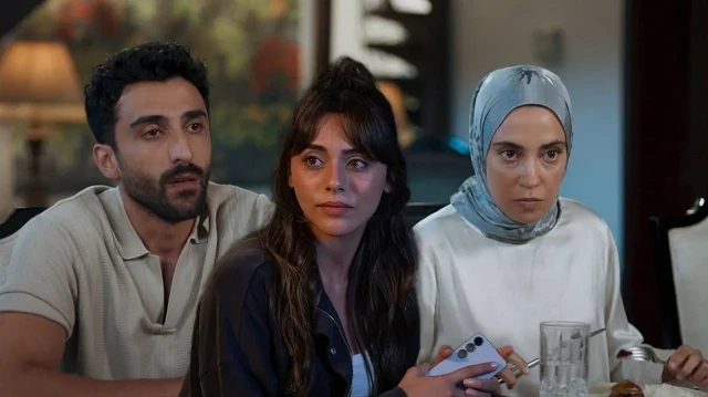 Skandal senaryosuyla şikayetin yağdığı Kızılcık Şerbeti’nden geri adım skandal senaryosuyla sikayetin yagdigi kizilcik serbetinden geri adim jSuJf92b.webp