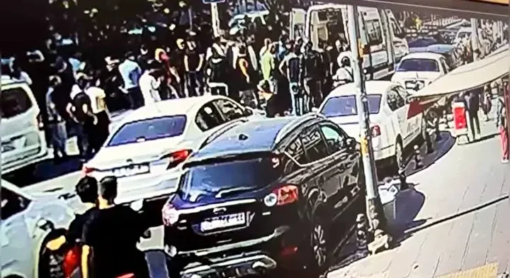 Sokak ortasında dehşetli cinayet: Bahçelievler’de 16 yaşındaki kız ile annesi, tartıştıkları kişiyi bıçaklayarak öldürdü 1 sokak ortasinda dehsetli cinayet bahcelievlerde 16 yasindaki kiz ile annesi tartistiklari kisiyi bicaklayarak oldurdu 3qinWIQh
