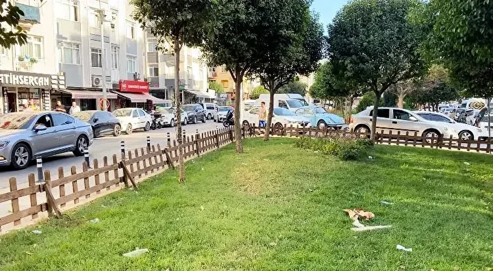 Sokak ortasında dehşetli cinayet: Bahçelievler’de 16 yaşındaki kız ile annesi, tartıştıkları kişiyi bıçaklayarak öldürdü 3 sokak ortasinda dehsetli cinayet bahcelievlerde 16 yasindaki kiz ile annesi tartistiklari kisiyi bicaklayarak oldurdu