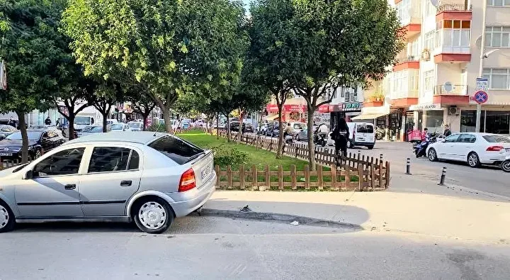 Sokak ortasında dehşetli cinayet: Bahçelievler’de 16 yaşındaki kız ile annesi, tartıştıkları kişiyi bıçaklayarak öldürdü 2 sokak ortasinda dehsetli cinayet bahcelievlerde 16 yasindaki kiz ile annesi tartistiklari kisiyi bicaklayarak oldurdu hEOL6vW3