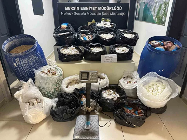 surpriz yumurtalardan bile uyusturucu cikti 3 milyon 542 bin adet hap ele gecirildi 0 FjbAEaKp