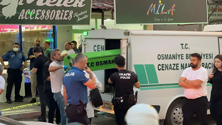 taki dukkaninda kan donduran olay cansiz vucutlari bulundu 3
