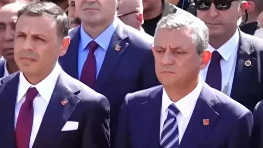 Taksim'deki CHP merasiminde dikkat çeken anlar: "Özgür Özel'i karşılayacağım" demişti Gürsel Tekin Taksim'deki merasime katılmadı 1 taksimdeki chp merasiminde dikkat ceken anlar ozgur ozeli karsilayacagim demisti gursel tekin taksimdeki merasime iL1ptOSJ