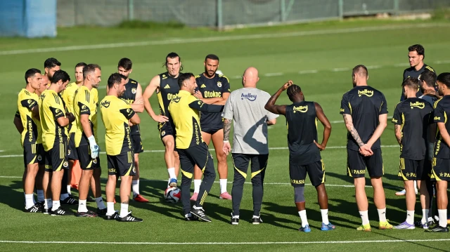 tedesco birinci idmandan 2 kisiyi gonderme karari verdi fenerbahcede ayrilik onaylandi NC4msXDe.webp