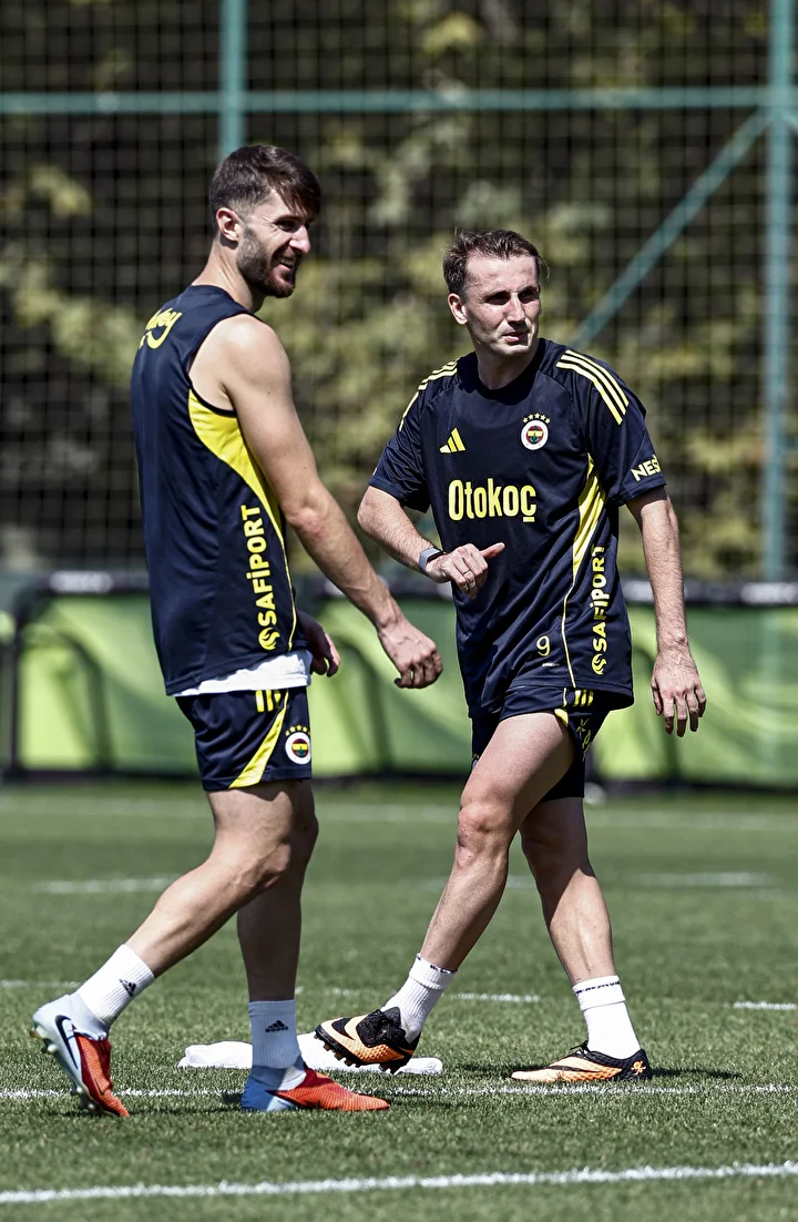 tedescoyu sevindiren haber fenerbahceli yildiz gruba geri dondu 2 D7uDNg6U