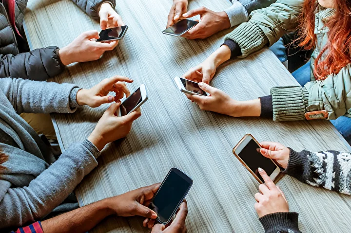 Telefon başında en çok vakit geçiren ülkeler açıklandı: Bakın Türkiye kaçıncı sırada 6 telefon basinda en cok vakit geciren ulkeler aciklandi bakin turkiye kacinci sirada 5 RDU88hrQ