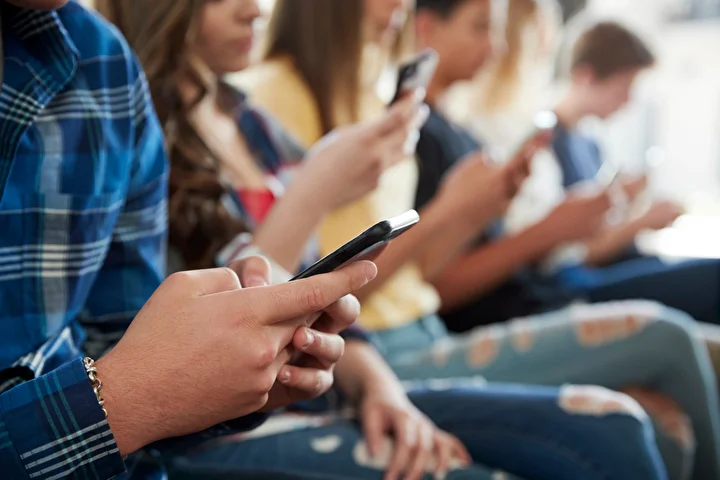 Telefona bakarken yaptığı kusur yüzünden felç geçirdi: Hayatı kâbusa döndü 7 telefona bakarken yaptigi kusur yuzunden felc gecirdi hayati k busa dondu 6 qPgYFqOD