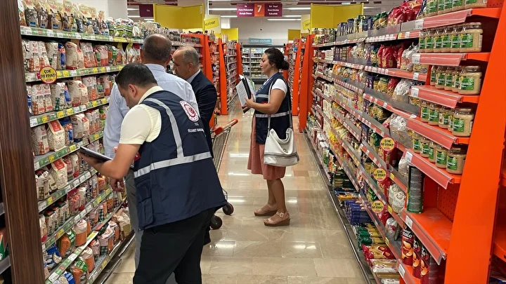 ticaret bakanligi ekipleri istanbulda market restoran ve kafe kontrollerini surduruyor 0 ea4WiQpz
