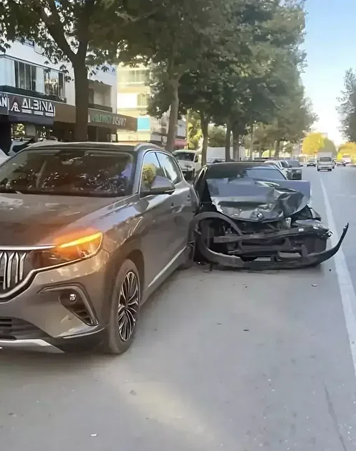 togga carpan bmw pert oldu toplumsal medya bu kazayi konusuyor 0 DIi8navt