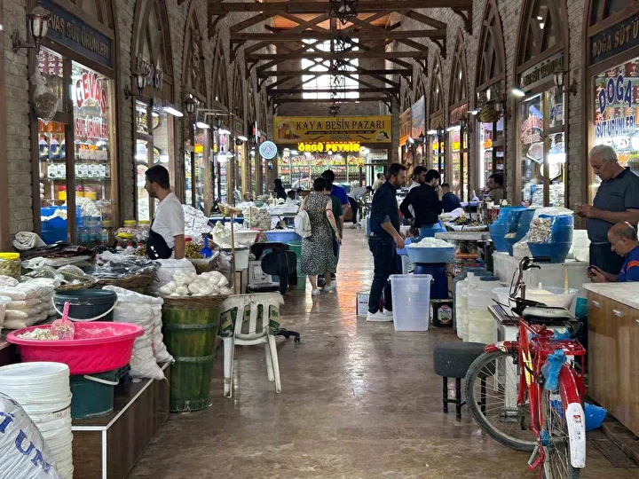 topraga gomuluyor bir yil sonra cikarilinca kiymeti artiyor fiyatlar 300 liradan 500 liraya firladi B5ZlvFFl