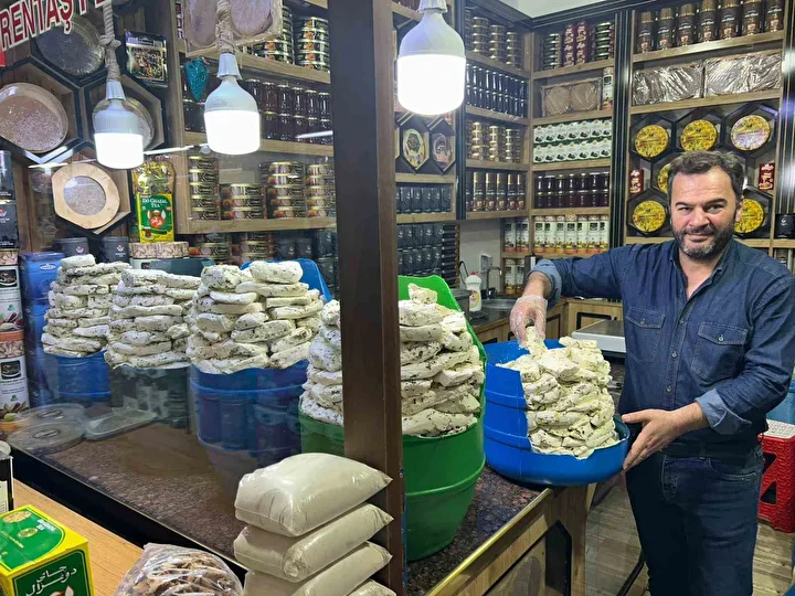 topraga gomuluyor bir yil sonra cikarilinca kiymeti artiyor fiyatlar 300 liradan 500 liraya firladi gUzzEzgM