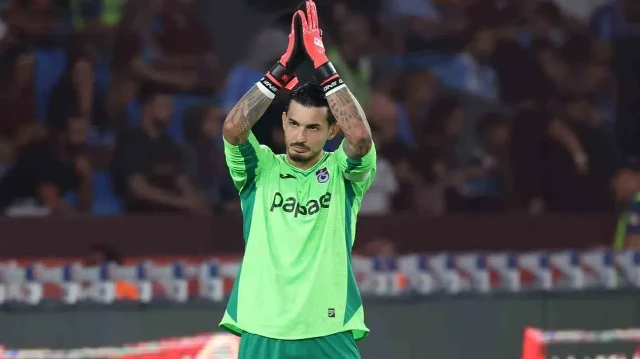 Trabzonspor’un görüştüğü kaleci ortaya çıktı trabzonsporun gorustugu kaleci ortaya cikti ncuy8GQJ.webp