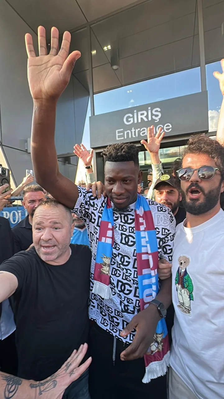 Trabzonspor'un yeni kalecisi Onana Donnarumma'yı ikiye katladı! Toplumsal medyada fark attı 1 trabzonsporun yeni kalecisi onana donnarummayi ikiye katladi toplumsal medyada fark atti 0 WBveZDbF