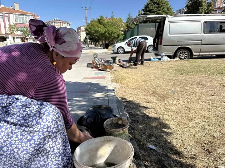 Trakya’da 30 yıldır mahalle mahalle dolaşarak kalaycılık yapıyorlar 1 trakyada 30 yildir mahalle mahalle dolasarak kalaycilik yapiyorlar 0 ara4RKr4