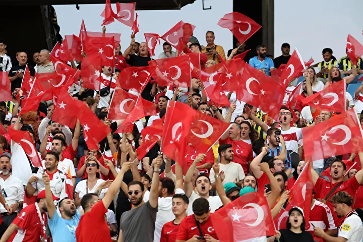 turkiye ispanya maci hangi kanalda yayinlanacak iste turkiye ispanya maci canli yayin kanali ve baslama WEi4iByI