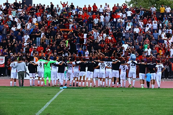 Türkiye'de gol yemeyen bir ekip var 1 turkiyede gol yemeyen bir ekip var 0 KOIjwkR2