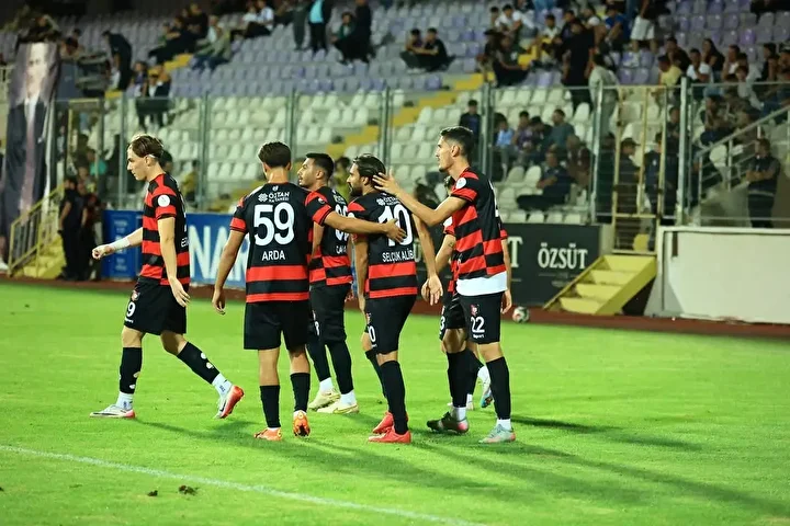 Türkiye'de gol yemeyen bir ekip var 2 turkiyede gol yemeyen bir ekip var 1 PvG21fTF