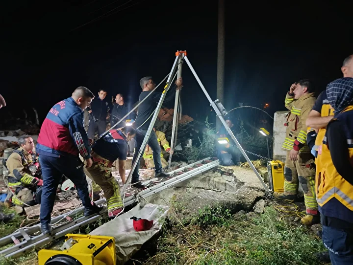 uc gundur kayip olarak araniyordu 30 metrelik kuyuda meyyit bulundu 1 732B2kLh