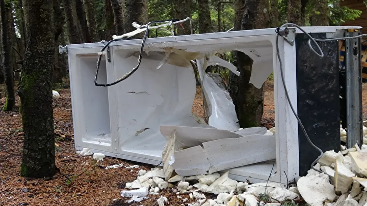 uludagda ayilar tatilcilerin barakalarina girdi talan etti 9 l1mvcc2N