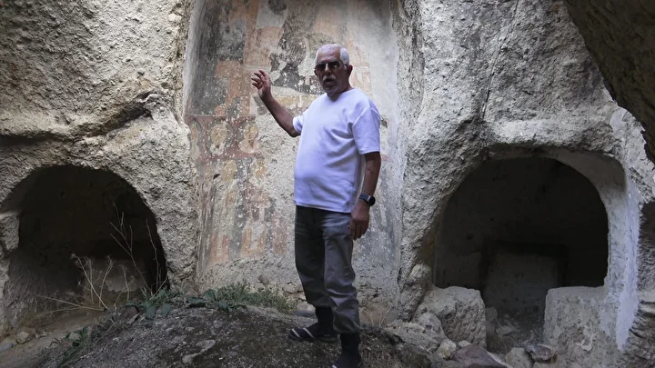 ustu cami alti kilise kayadan oyma tarihi yapi gorenleri hayran birakiyor 3 VbR8Z7d3