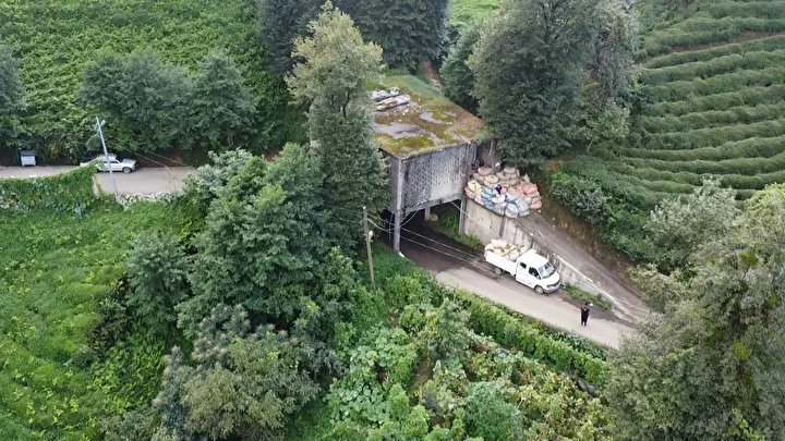 Üstü çay alım yeri altı yol: Çok enteresan bir yapı! 'Rizeli zekası' diyorlar 1 ustu cay alim yeri alti yol cok enteresan bir yapi rizeli zekasi diyorlar 0 qNVNH6Tu