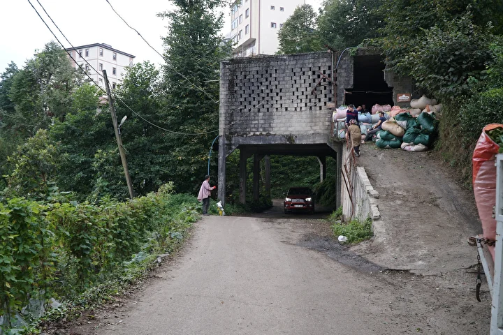 Üstü çay alım yeri altı yol: Çok enteresan bir yapı! 'Rizeli zekası' diyorlar 8 ustu cay alim yeri alti yol cok enteresan bir yapi rizeli zekasi diyorlar 7 OgSiMVfz