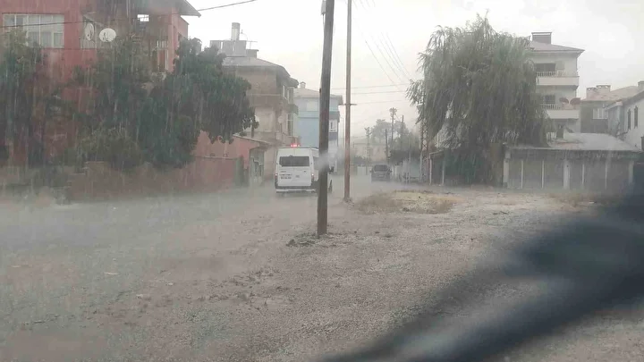 Van’da dolu ve sağanak tesirli oldu: Van Gölü’nde dalgalar yükseldi 6 vanda dolu ve saganak tesirli oldu van golunde dalgalar yukseldi 5 ctcY6df9