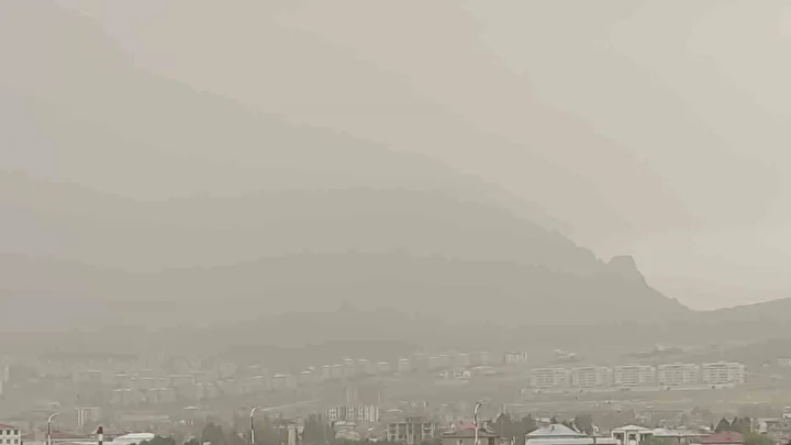 Van’da dolu ve sağanak tesirli oldu: Van Gölü’nde dalgalar yükseldi 8 vanda dolu ve saganak tesirli oldu van golunde dalgalar yukseldi 7