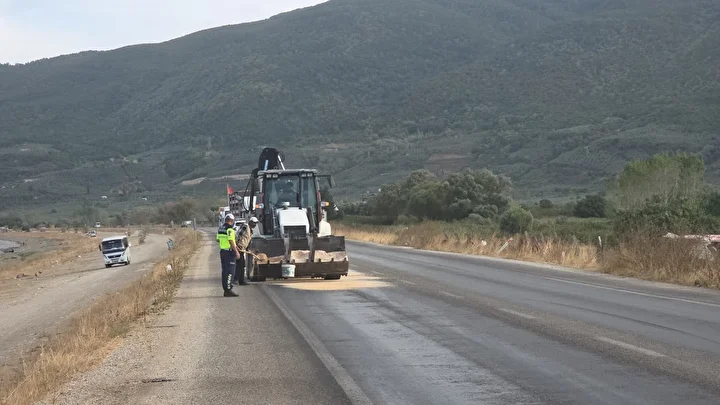 yakit dokulen yolda kayan araba iznik golune uctu 6 l3bi4rEc