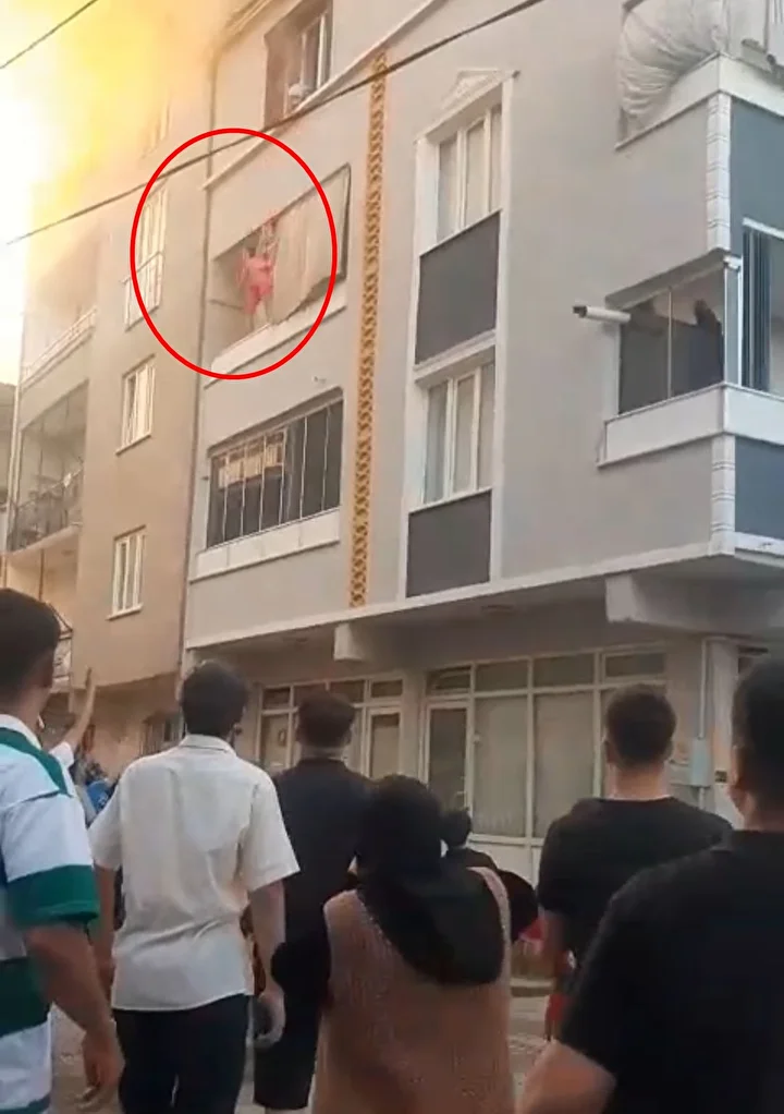 yanginda 3uncu kattan atlayan babaanne ile asagi atip kurtardigi torunu taburcu oldu 1