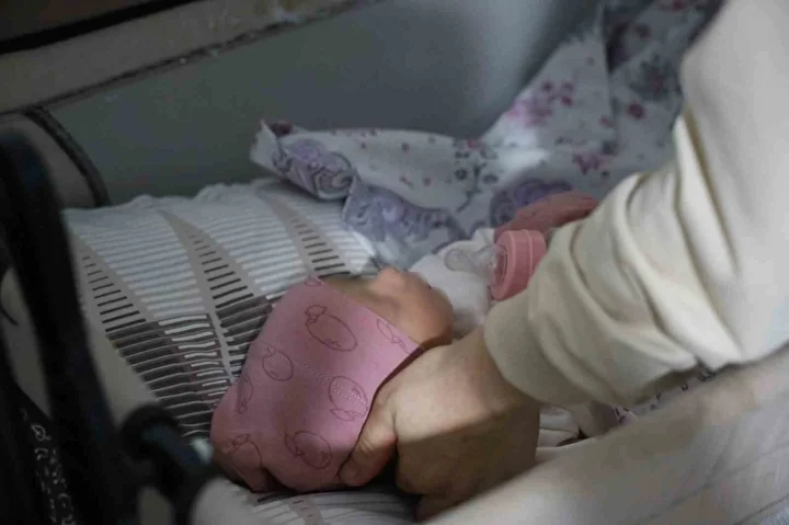 yeni dogan bebekler karistirildi bize benzemiyor diye itiraz eden aileyi dinlemediler 5 HFusFNPN