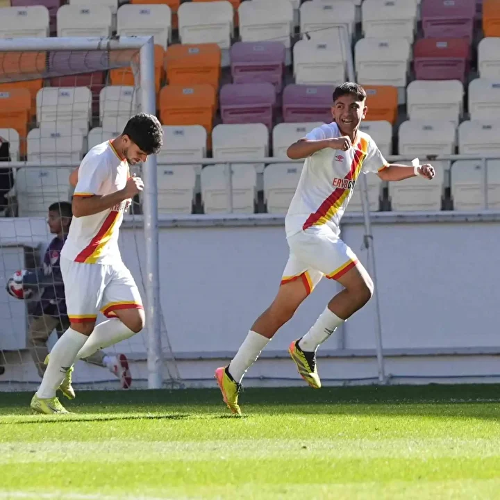 yeni malatyaspor 3 yil sonra birinci kere puan aldi 0 ga6Wn3H1