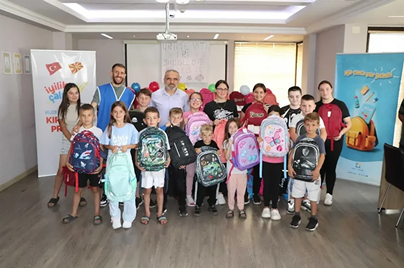yetim vakfi 29 ulkede 20 bine yakin cocuga kirtasiye dayanagi ulastirdi 0 GTdMn2qI