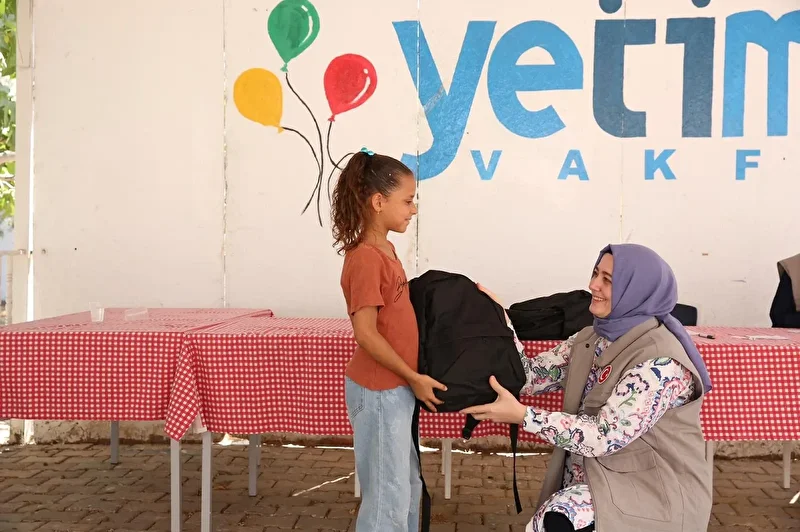 yetim vakfi 29 ulkede 20 bine yakin cocuga kirtasiye dayanagi ulastirdi 2 UrbXWQgR