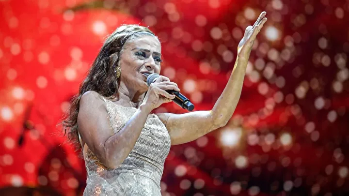 yildiz tilbe aldigi ikram sonrasi kotulesti apar topar sahneyi terk etti 3 hKq6L23g