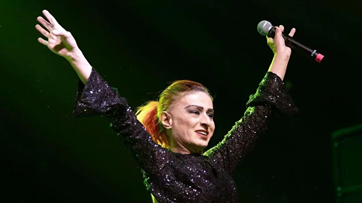 yildiz tilbe aldigi ikram sonrasi kotulesti apar topar sahneyi terk etti 5