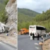 Ekmek yaptıkları tandırdan yükselen alevler, müştemilat ve iki meskene sıçradı yolcu otobusuyle minibus carpisti bir kisi oldu bir kisi yaralandi COxinp5b.webp