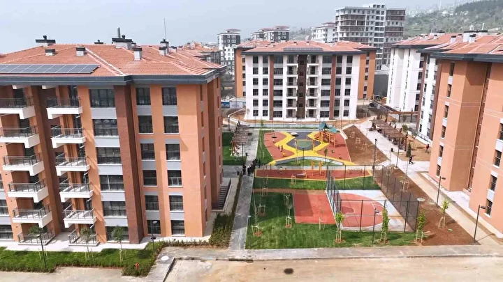 zelzelenin simgesi ebrar sitesinde yeni hayat basladi 678 konut ve 99 is yeri tamamlandi V3lZRe55