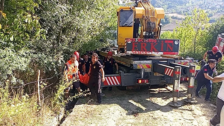 zonguldakta yardim komuru dagitilan kamyon sarampole yuvarlandi 2 meyyit 1 yarali 4 egIYI4GS