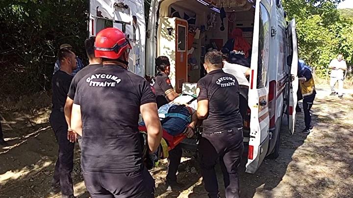 zonguldakta yardim komuru dagitilan kamyon sarampole yuvarlandi 2 meyyit 1 yarali 6 KyCaAAVP