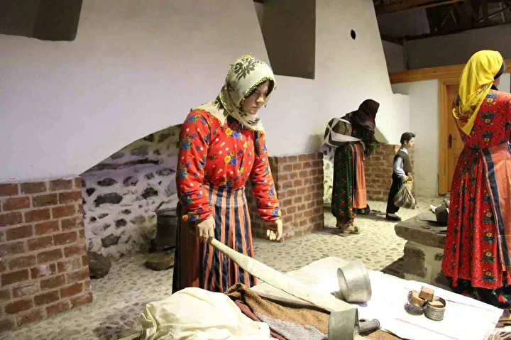 2. Abdülhamid’in yaptırdığı çamaşırhane bayanların güçlü ömrünü yansıtıyor 4 2 abdulhamidin yaptirdigi camasirhane bayanlarin guclu omrunu yansitiyor 3